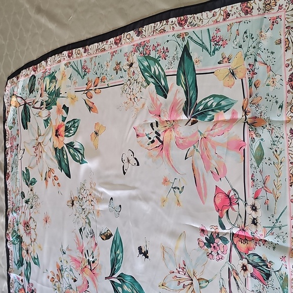 NWT Vince Camuto Lily Square Bright Floral Print Satin Scarf - Picture 6 of 13